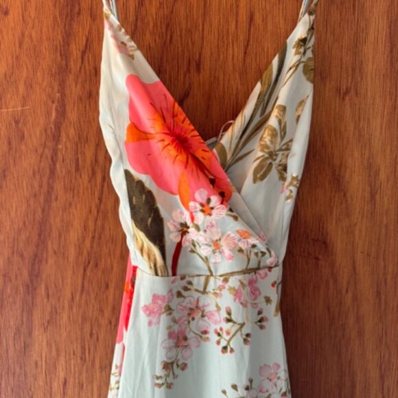 Gorgeous strappy floor length floral dress - Picture 3 of 8